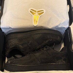 Nike Black Snake Pattern Sneakers